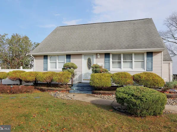 72 Hinkle Dr, Bordentown, NJ 08505