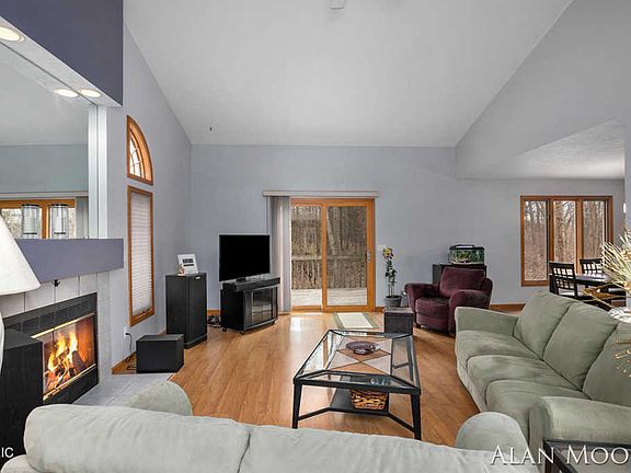 5th image of 5912 Arroyo Vista Dr NE