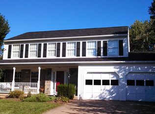 12611 Thunder Chase Dr, Reston, VA 20191