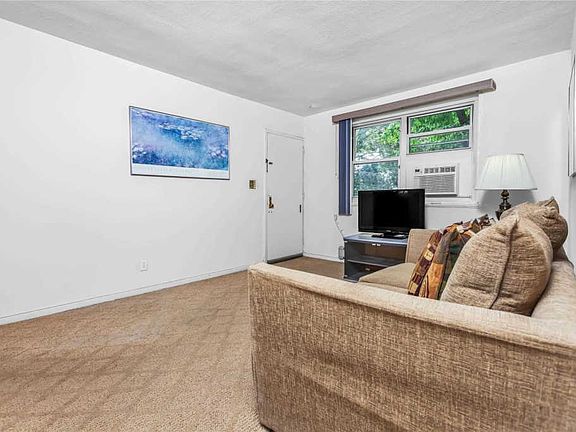 3rd image of 67-51 218th St #1