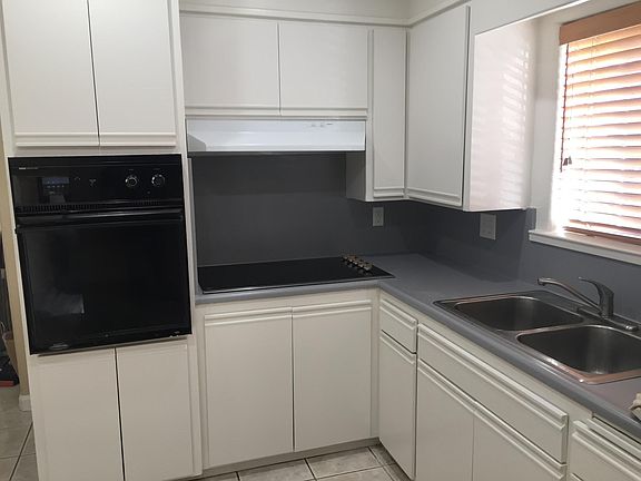 2nd image of 21131 Garden Ave