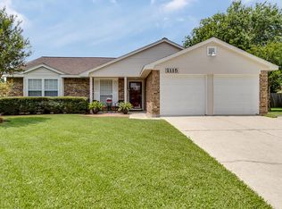2115 Starboard View Cir, Friendswood, TX 77546