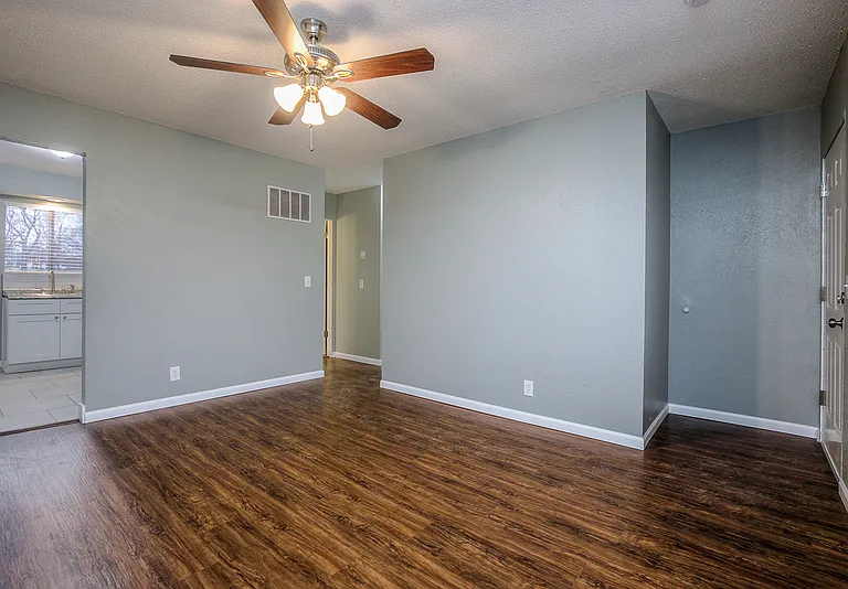 514 NE Corder St #B — Photo 7