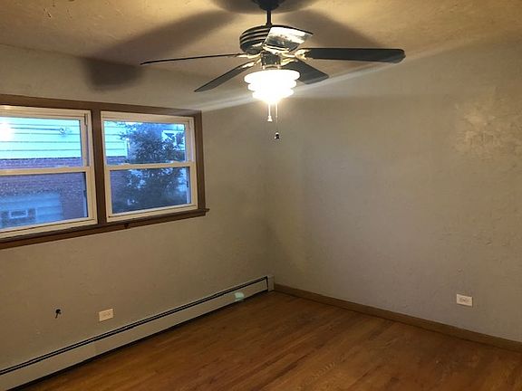 3rd image of 15020 Woodlawn Ave #2