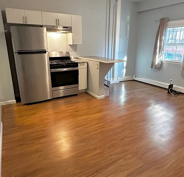 116 Garside St #1F — Photo 1