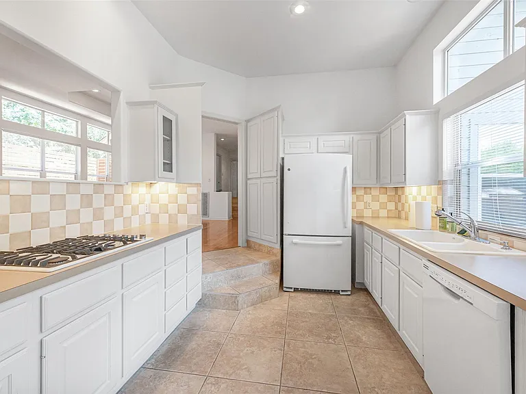 1621 Maggie Mayes St — Photo 16