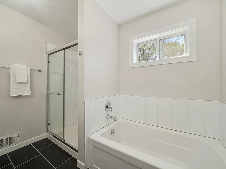 85 Maple Island Rd — Photo 6