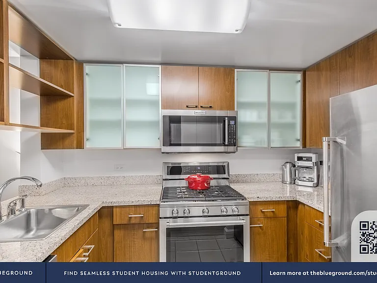 130 W 15th St #4C — Photo 6
