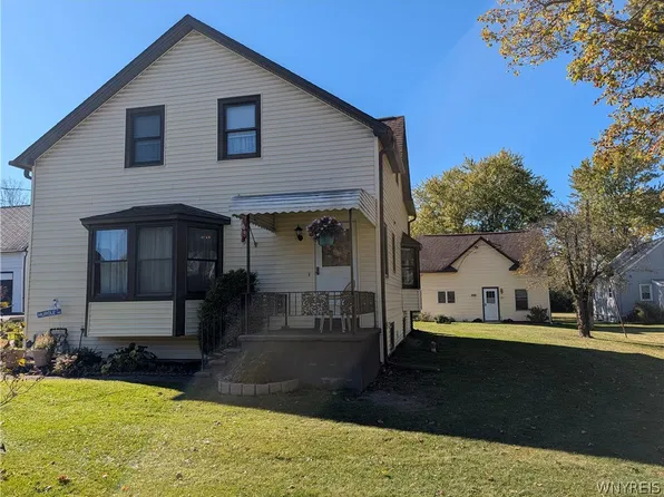 4500 Camp Rd, Hamburg, NY 14075