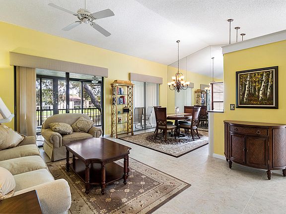 5th image of 10271 N Circle Lake Dr APT 202