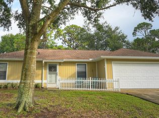 828 Redrock St SE, Palm Bay, FL 32909