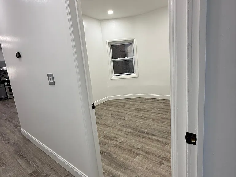 22-24 Ferry St #3 — Photo 9