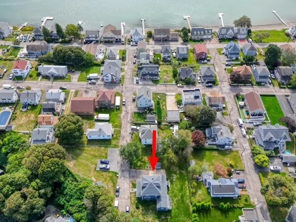 15 2nd St, Hull, MA 02045