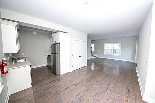 74-76 Essex St #2 Photo 1