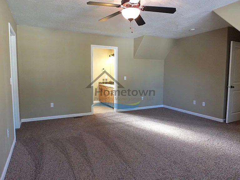 908 E Davis Ave — Photo 12
