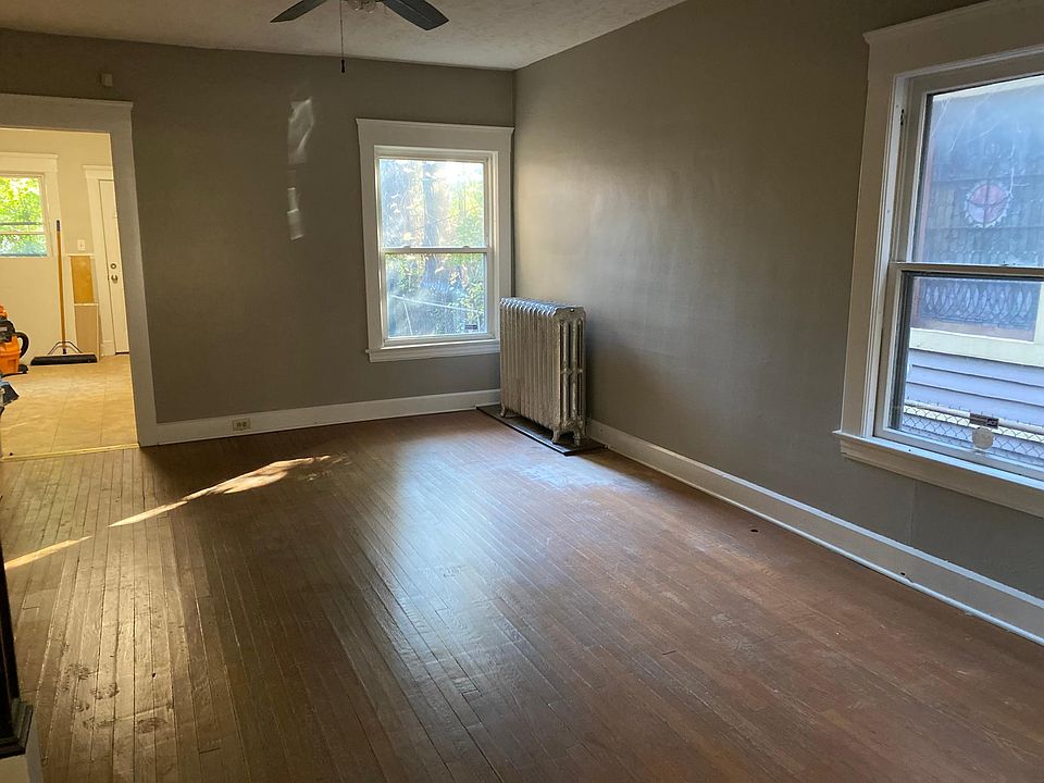 All rooms freshly painted.