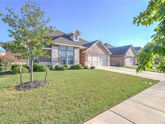 2nd image of 404 Poppy Dr
