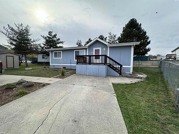 2nd image of 255 NW Golden Hills Dr Space 45
