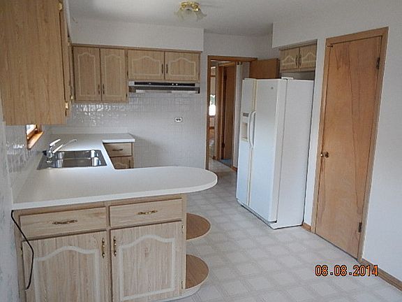 4th image of 4625 N Plainfield Ave