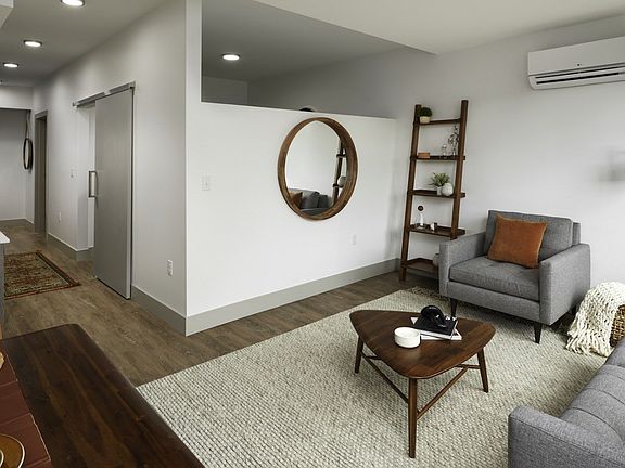 4th image of 550 Uptown Ct #331