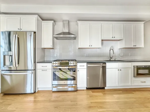 120 Moore St #205, Boston, MA 02128