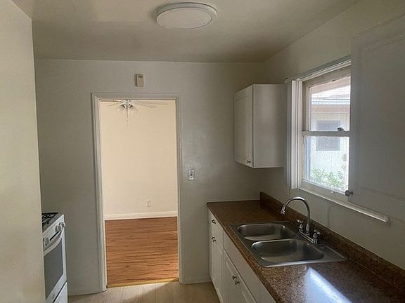 2nd image of 4631-4641 Radford Ave #4633