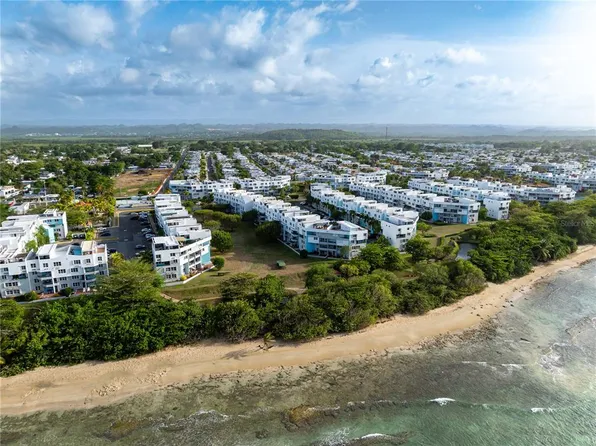 PR 686 km10.3 COND CHALETS DE LA PLAYA #594, VEGA BAJA, PR 00693