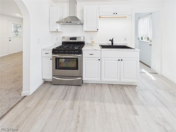 5th image of 918 18th St