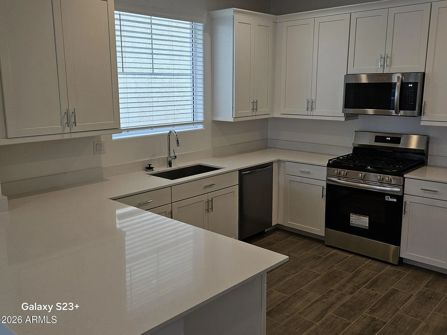 3 bed, 2.5 bath, 1744 sqft, $2,425 — Photo 4