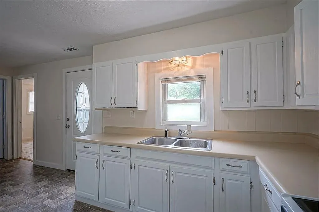 2 bed, 864 sqft, $1,040 — Photo 3