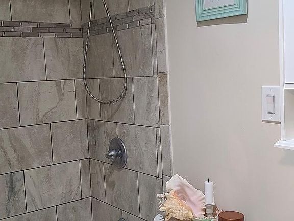 3rd image of 464 Sierra Vista Ln #464
