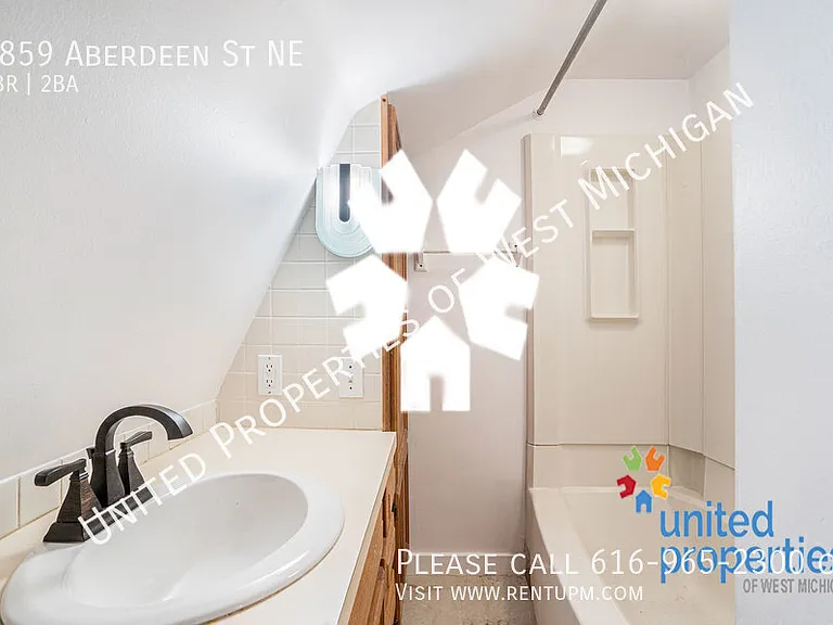 1859 Aberdeen St NE — Photo 17