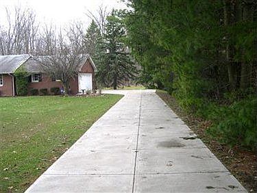 2nd image of 7301 Cedar Crest Trl