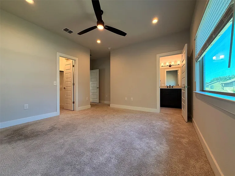 3411 Willow Springs Rd #B — Photo 5