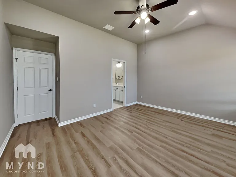 5401 Ashworth Ct — Photo 9