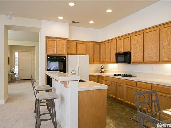 3rd image of 120 Orrington Cir