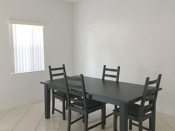 5th image of 2233 SE 24th Pl #2233