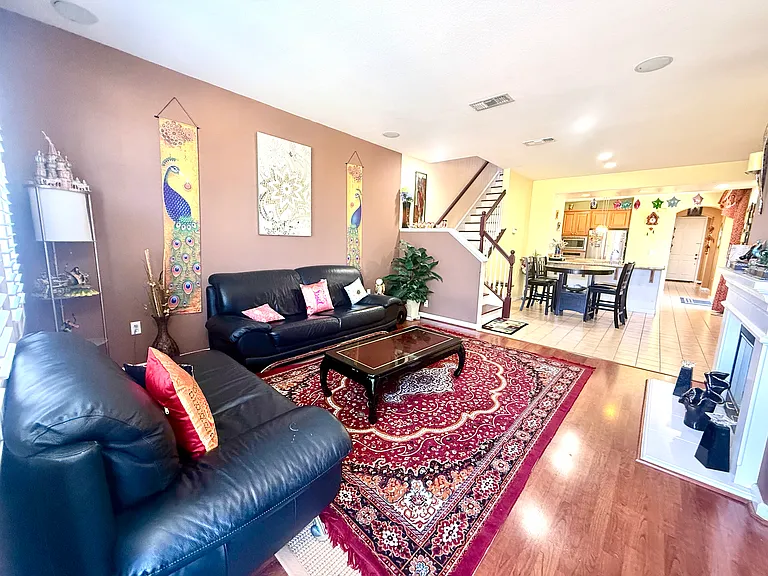1176 Thornbury Ln — Photo 13