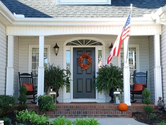 2nd image of 10 Warrenton Way