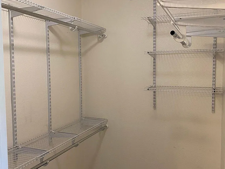 1st Bedroom - Walk-in Closet