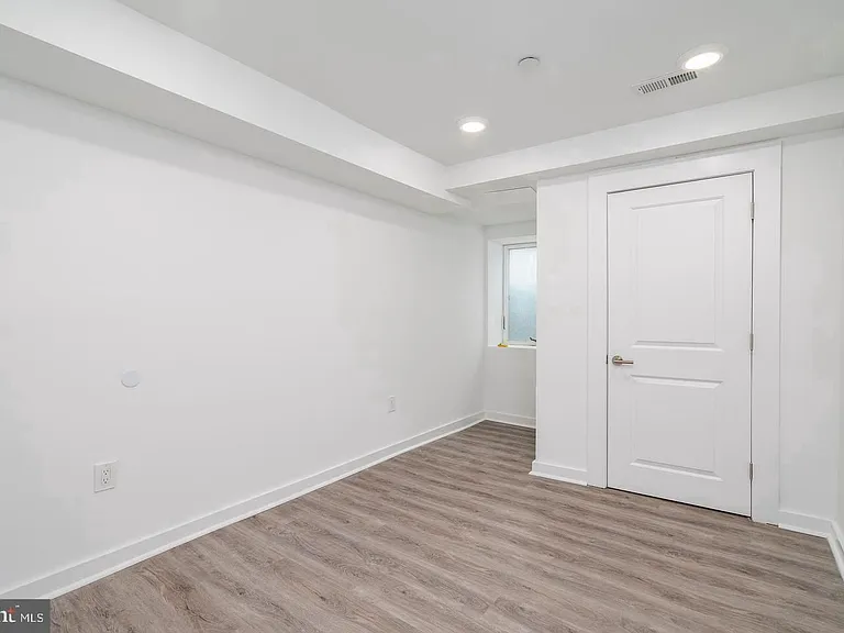 3424 Wallace St #1 — Photo 17