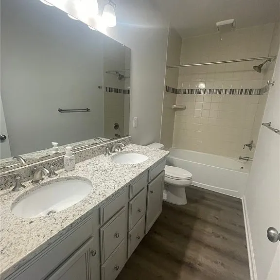 8131 Wistar Creek Mews #B — Photo 12