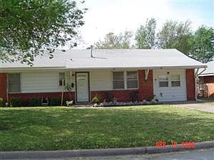2nd image of 1220 SW 43rd St