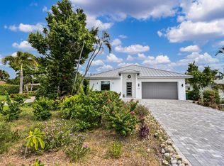 609 95th Ave N, Naples, FL 34108