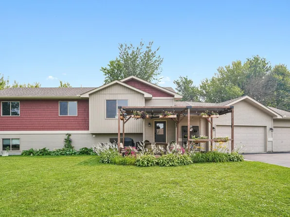 6227 209th St N, Forest Lake, MN 55025