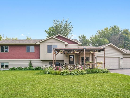 6227 209th St N, Forest Lake, MN 55025