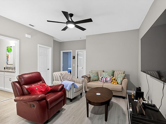 4th image of 17523 Promenade Dr