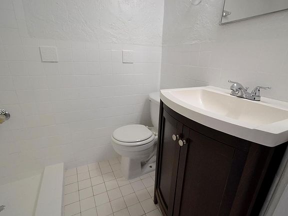4th image of 420 78th St APT 27