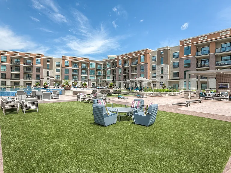The Royale at CityPlace — Photo 8