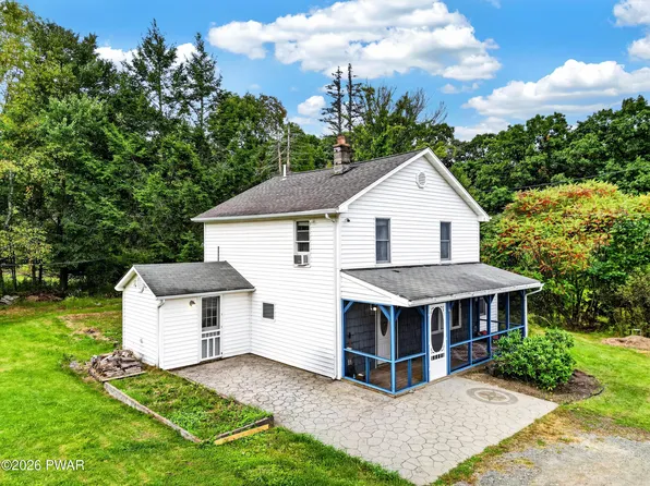 4 Shagbark Ln, Beach Lake, PA 18405